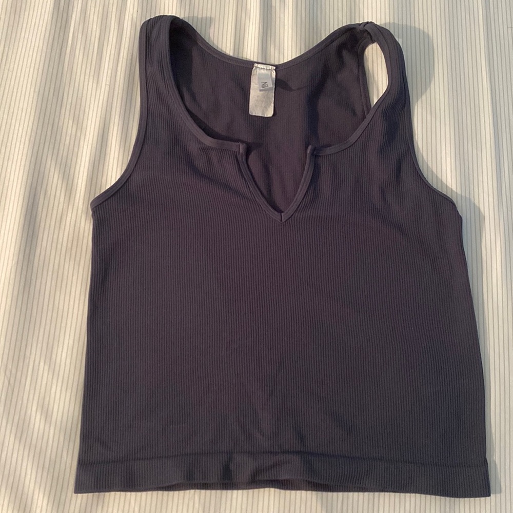 Mid length tank top with v cut !